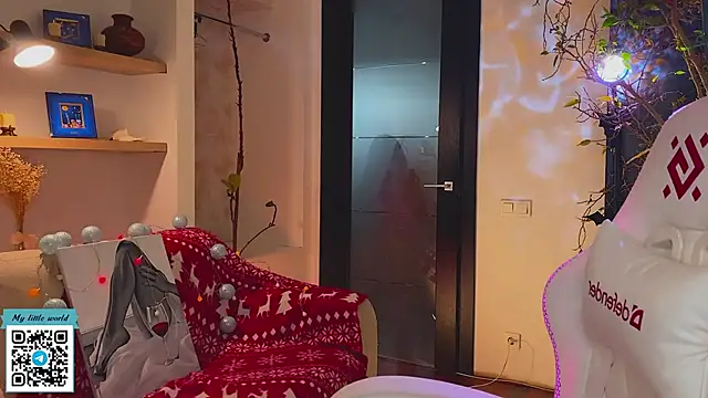 mia here online show from 12/19/25, 11:28