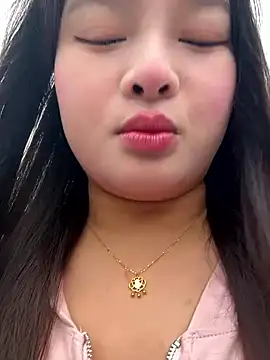 Snapshot of chenyu0308 chatting on 09/23/25, 06:27 chenyu0308 online show from 09/23/25, 06:27