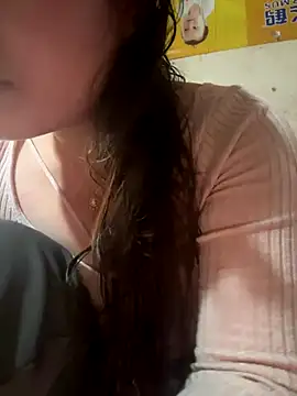 Snapshot of chenyu0308 chatting on 12/01/25, 03:33 chenyu0308 online show from 12/01/25, 03:33