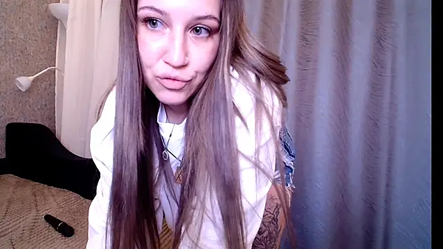 Snapshot of CherryZlata chatting on 11/30/25, 04:55 CherryZlata online show from 11/30/25, 04:55