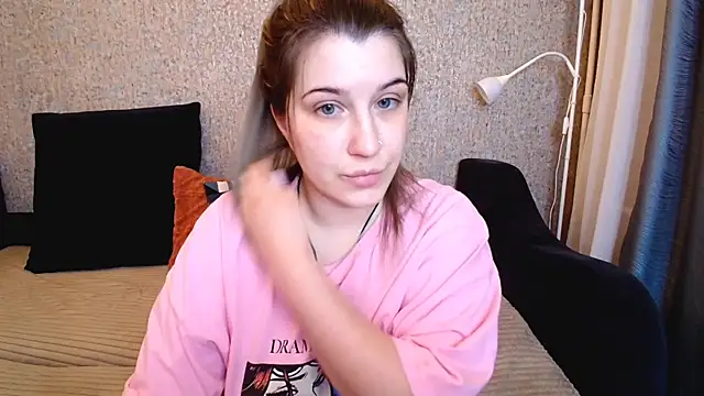 CherryZlata online show from 12/19/25, 06:37