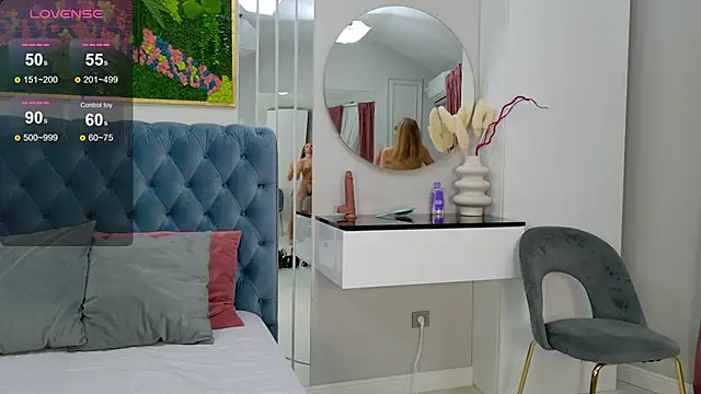 Snapshot of SiennaPierce chatting on 10/21/25, 04:24 SiennaPierce online show from 10/21/25, 04:24