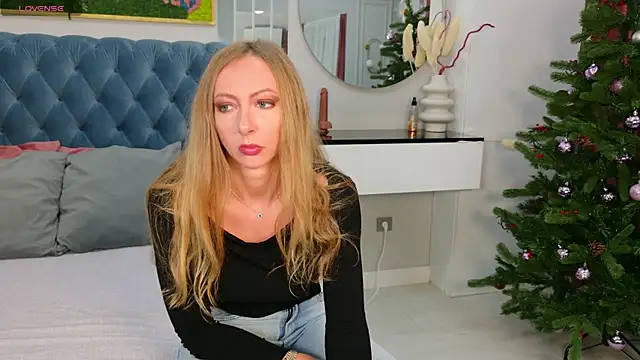 Snapshot of SiennaPierce chatting on 12/20/25, 05:03 SiennaPierce online show from 12/20/25, 05:03