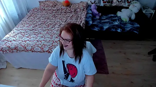 Snapshot of Squirt_Kimm chatting on 12/17/25, 11:27 Squirt Kimm online show from 12/17/25, 11:27