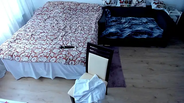 Snapshot of Squirt_Kimm chatting on 12/21/25, 10:00 Squirt Kimm online show from 12/21/25, 10:00