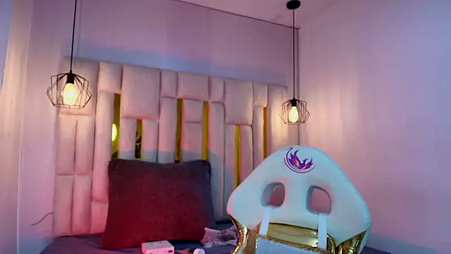 viollettaa  online show from 03/12/26, 06:25