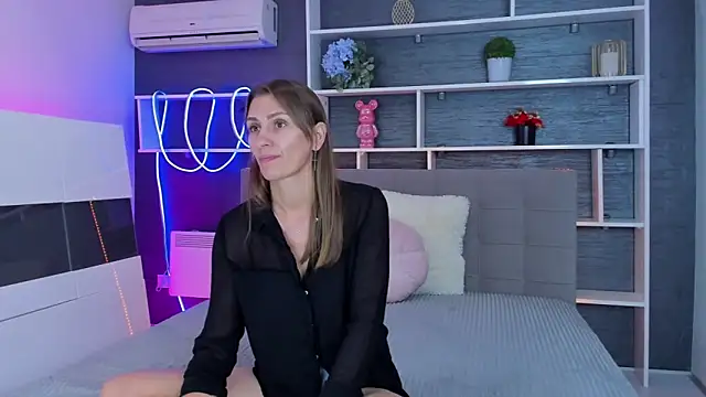 ChristyBrook online show from 10/06/25, 07:11