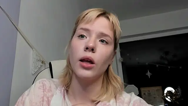 Snapshot of _CuteAsFuck_ chatting on 10/12/25, 01:21 CuteAsFuck online show from 10/12/25, 01:21