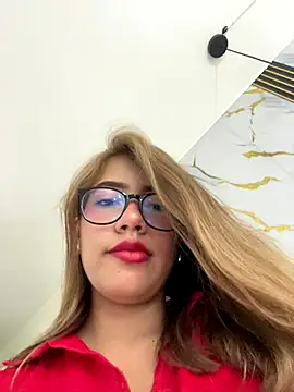 sara calderon online show from 09/18/25, 01:24