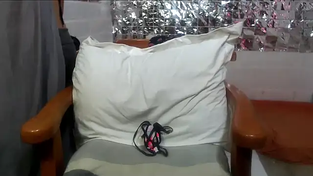 rose-crystal online show from 11/02/25, 09:28