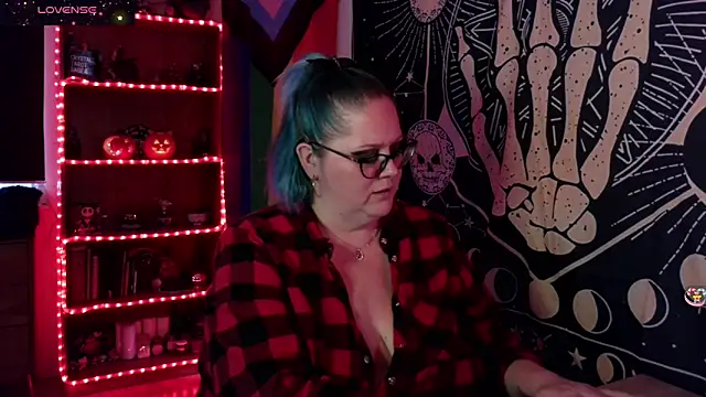 Snapshot of Kinky_Witch chatting on 10/26/25, 05:52 Kinky Witch online show from 10/26/25, 05:52