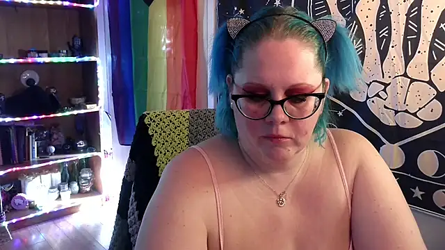 Snapshot of Kinky_Witch chatting on 11/19/25, 05:13 Kinky Witch online show from 11/19/25, 05:13