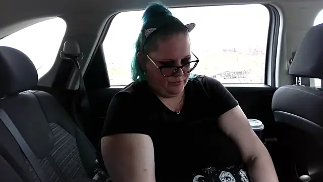 Snapshot of Kinky_Witch chatting on 11/25/25, 04:07 Kinky Witch online show from 11/25/25, 04:07