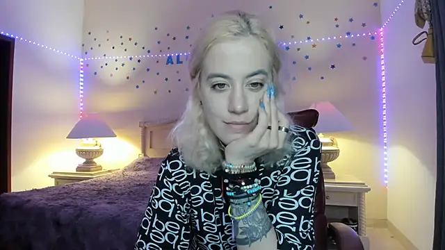 Snapshot of aalokitaa chatting on 06/17/26, 02:36 aalokitaa online show from 06/17/26, 02:36