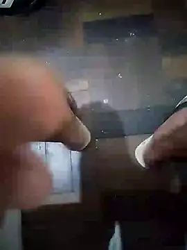 GuilhermeYuree online show from 09/22/25, 02:46