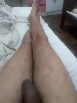 GuilhermeYuree online show from 10/17/25, 04:26