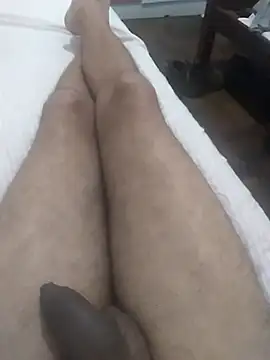 GuilhermeYuree online show from 11/30/25, 12:53