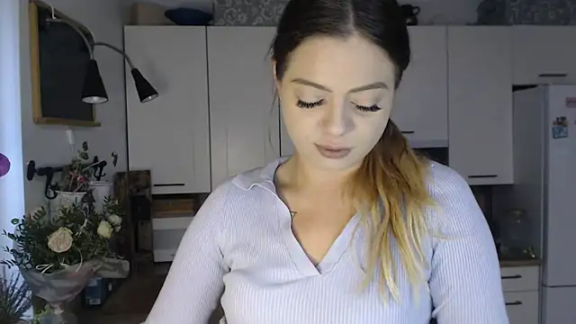 Snapshot of BuffyxLUST chatting on 09/17/25, 06:59 BuffyxLUST online show from 09/17/25, 06:59