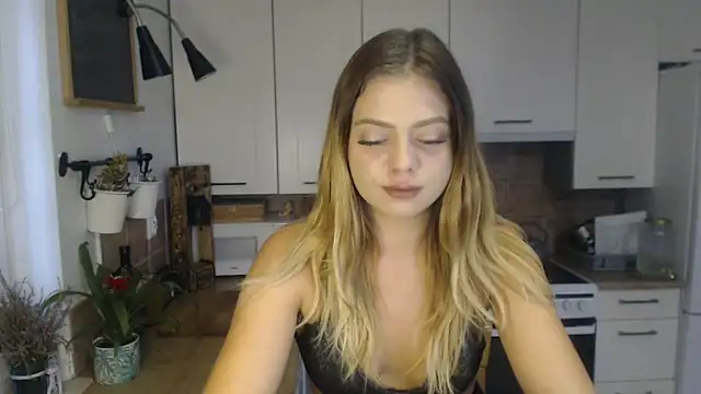 Snapshot of BuffyxLUST chatting on 10/09/25, 07:17 BuffyxLUST online show from 10/09/25, 07:17