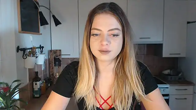 Snapshot of BuffyxLUST chatting on 10/21/25, 07:20 BuffyxLUST online show from 10/21/25, 07:20