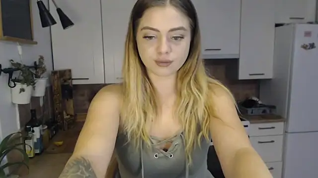 Snapshot of BuffyxLUST chatting on 11/11/25, 10:26 BuffyxLUST online show from 11/11/25, 10:26