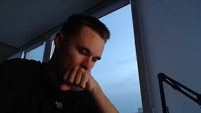 FreddyBredi online show from 10/09/25, 01:42