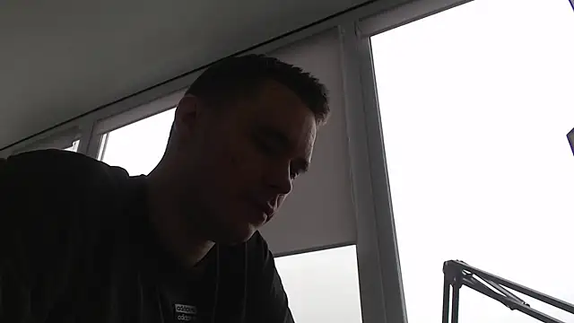 FreddyBredi online show from 11/08/25, 05:51