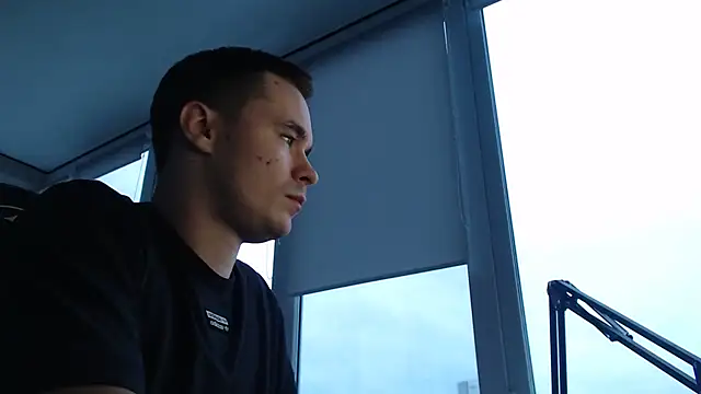 FreddyBredi online show from 11/10/25, 11:42