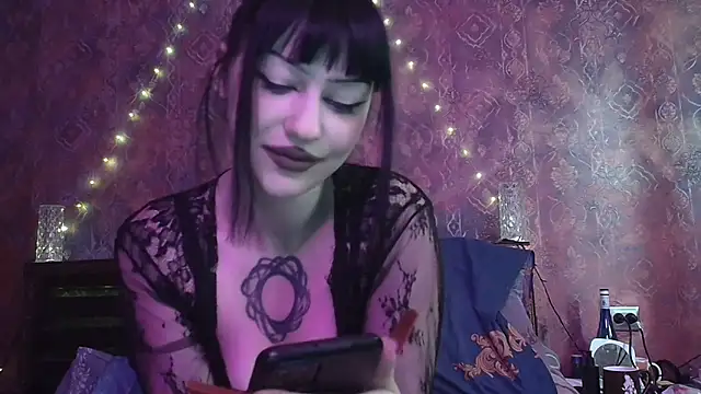 Susie su online show from 12/05/25, 10:24