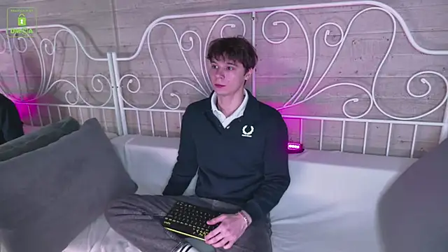 AnthonyHall online show from 11/08/25, 04:23