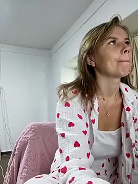 Snapshot of YOURLIKAA chatting on 09/23/25, 04:48 YOURLIKAA online show from 09/23/25, 04:48