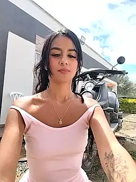 Juliana Xander online show from 10/25/25, 03:18