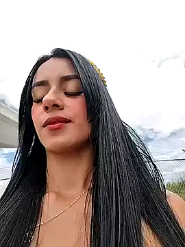 Juliana Xander online show from 10/28/25, 03:04