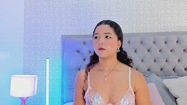 Evaa Lunna  online show from 02/02/26, 08:18