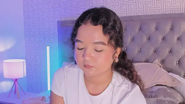 Snapshot of Evaa_Lunna_ chatting on 07/23/26, 01:58 Evaa Lunna online show from 07/23/26, 01:58