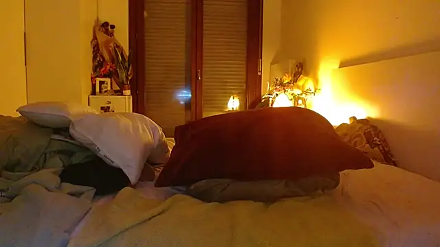 refem9 online show from 11/17/25, 06:24