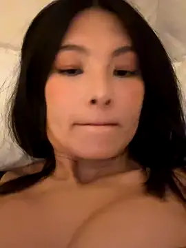 Ninazhang online show from 10/21/25, 01:50