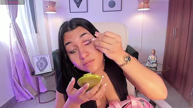 DANDARA THOM online show from 11/26/25, 07:26