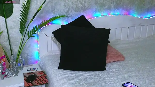 Aelorya online show from 09/16/25, 05:58