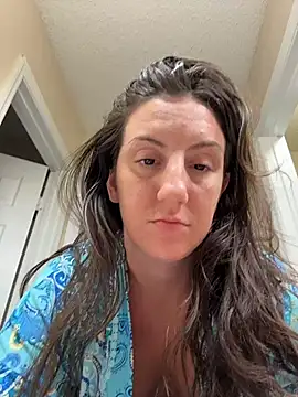Snapshot of sweetsirenn chatting on 07/19/26, 03:21 sweetsirenn online show from 07/19/26, 03:21