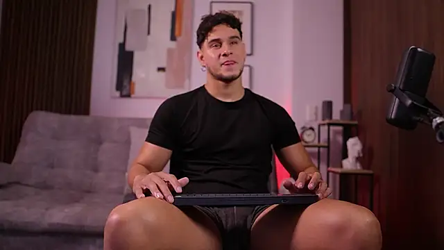 Snapshot of DaviesBrown chatting on 01/05/26, 10:24 DaviesBrown online show from 01/05/26, 10:24