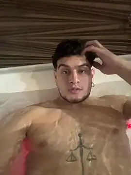 Snapshot of DaviesBrown chatting on 01/07/26, 04:48 DaviesBrown online show from 01/07/26, 04:48