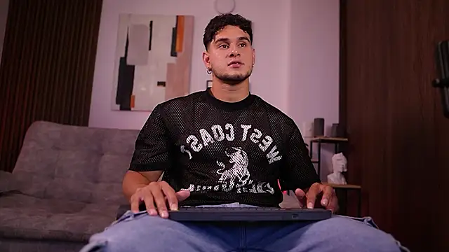 Snapshot of DaviesBrown chatting on 01/13/26, 09:20 DaviesBrown online show from 01/13/26, 09:20