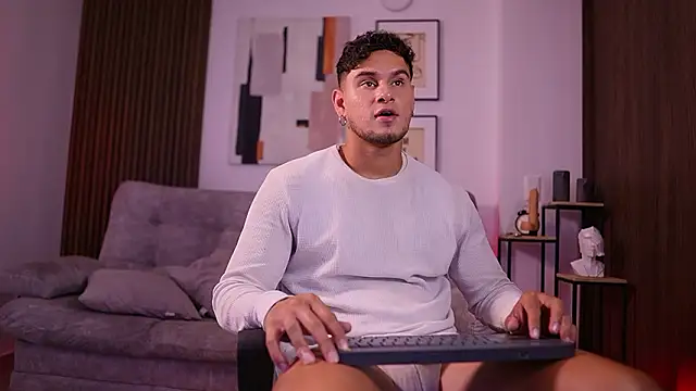 Snapshot of DaviesBrown chatting on 02/20/26, 08:53 DaviesBrown online show from 02/20/26, 08:53