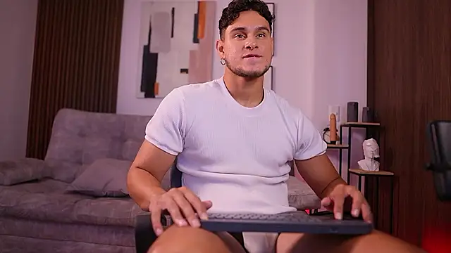 Snapshot of DaviesBrown chatting on 02/23/26, 07:55 DaviesBrown online show from 02/23/26, 07:55