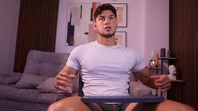 Snapshot of DaviesBrown chatting on 02/28/26, 07:37 DaviesBrown online show from 02/28/26, 07:37