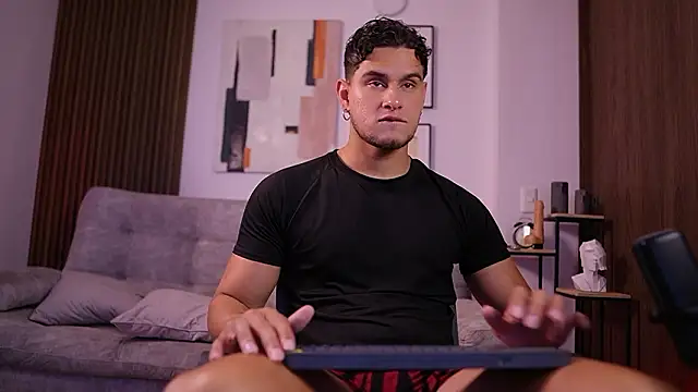 Snapshot of DaviesBrown chatting on 03/02/26, 08:48 DaviesBrown online show from 03/02/26, 08:48