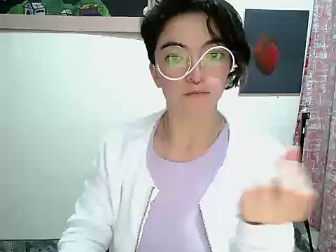 Snapshot of Came-II chatting on 06/22/26, 01:18 Came-II online show from 06/22/26, 01:18