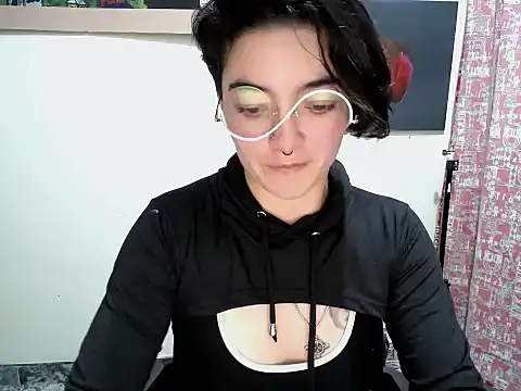 Snapshot of Came-II chatting on 06/24/26, 05:06 Came-II online show from 06/24/26, 05:06