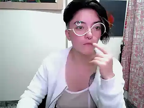 Snapshot of Came-II chatting on 06/25/26, 04:12 Came-II online show from 06/25/26, 04:12